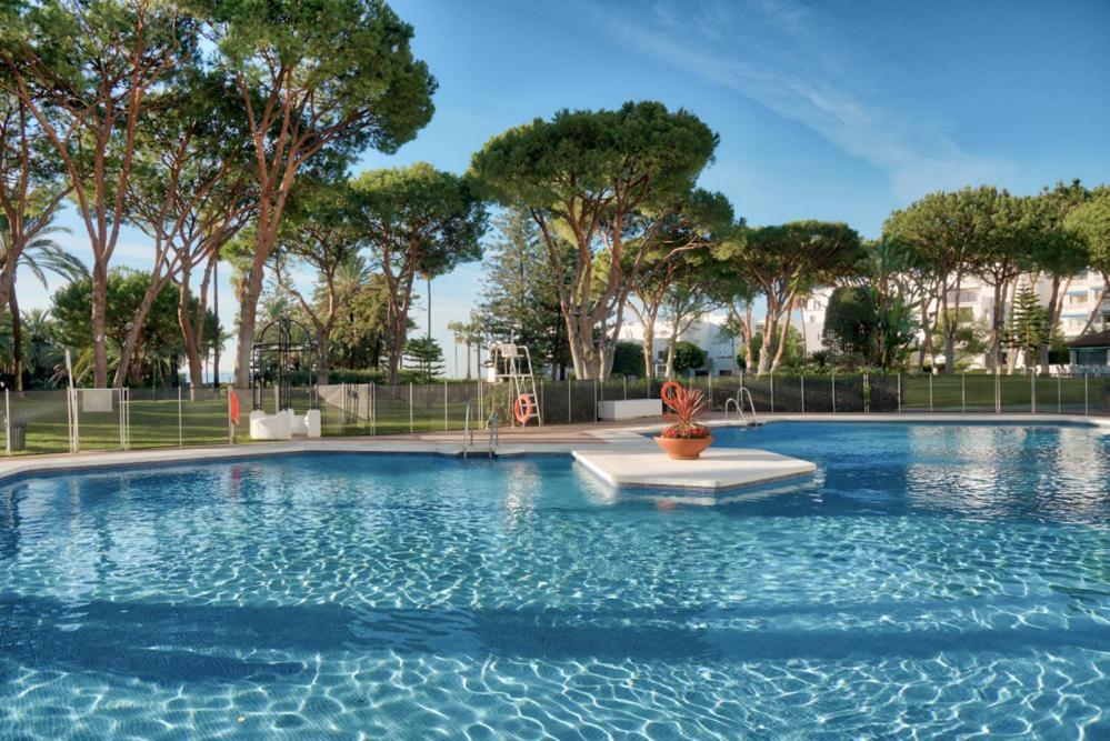 Playas Del Duque, Puerto Banus, Golf .Playa Y Compras Appartement Marbella Buitenkant foto